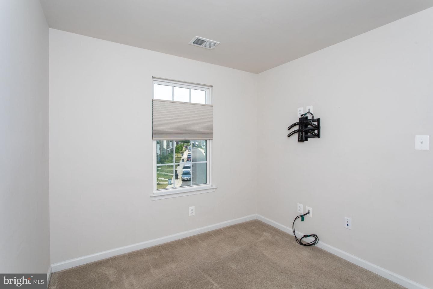 99 Caswell Drive photo 44