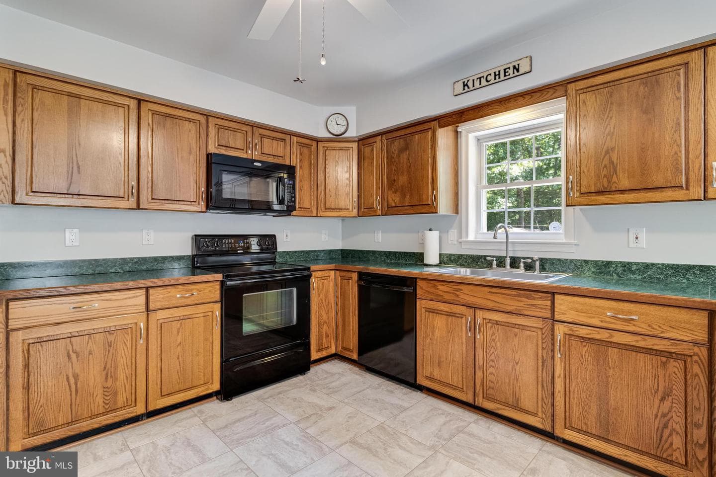 3160 Mazewood Place photo 10