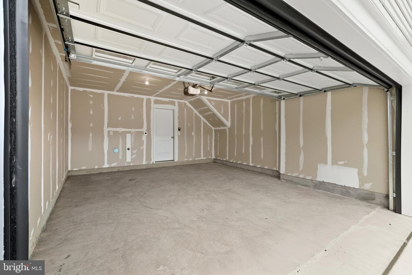 148 Soft Rush Lane photo 3