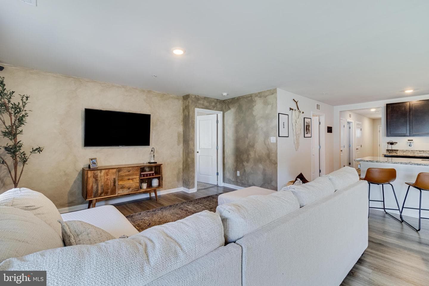 421 Mossy Grove Ln photo 7