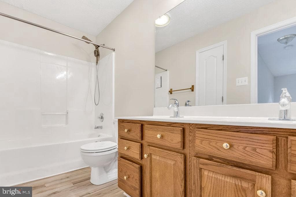 13100 Hillmeade Court photo 26