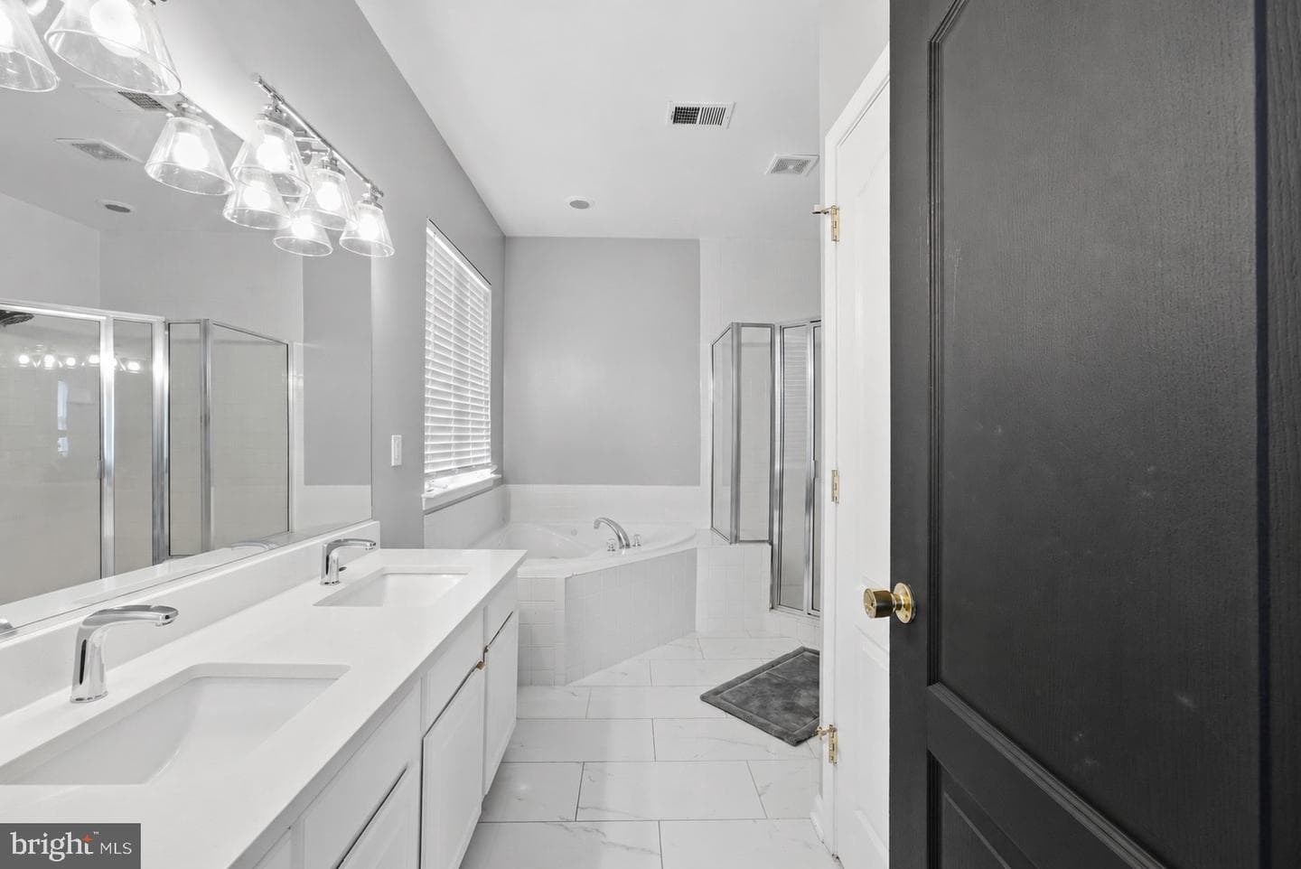 1 Rivers Edge Terrace photo 25