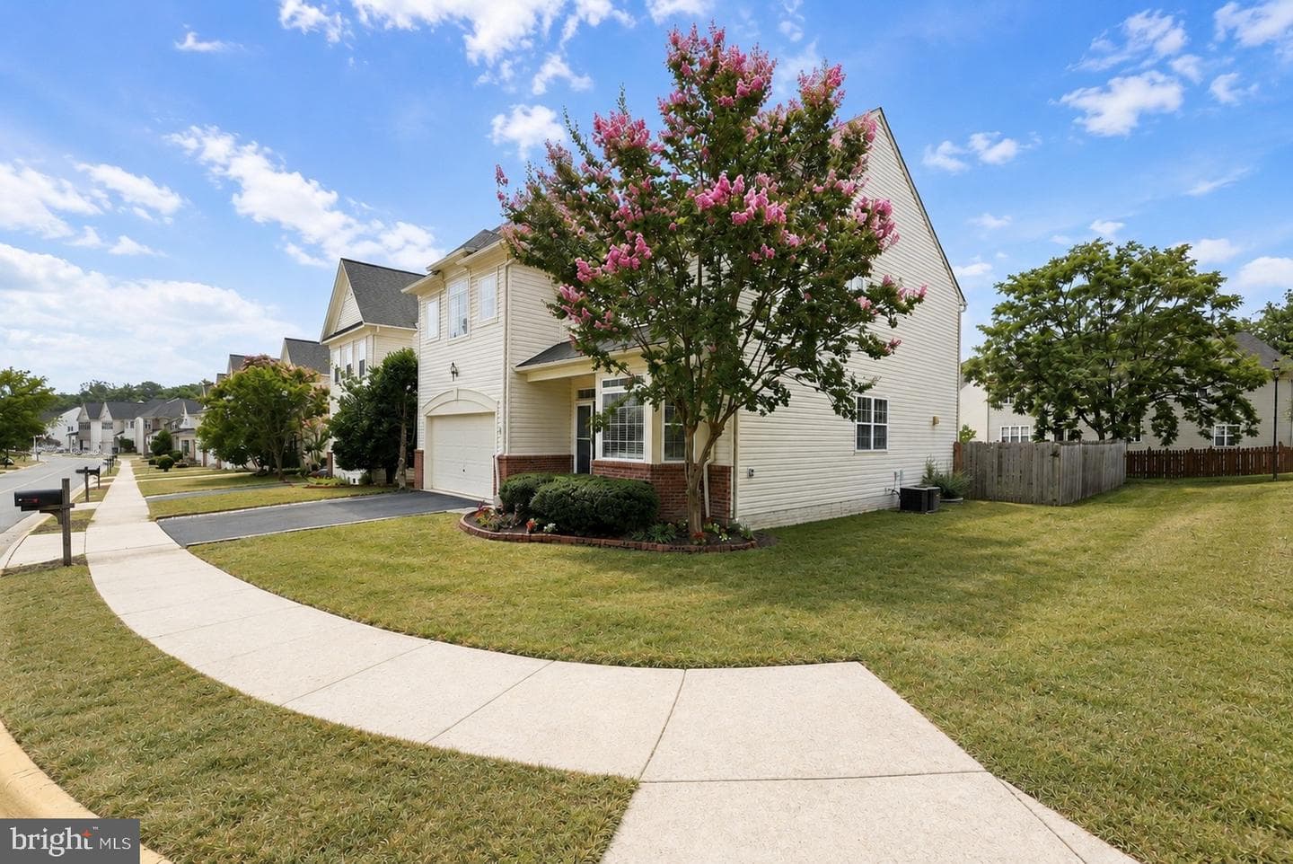 1 Rivers Edge Terrace photo 3