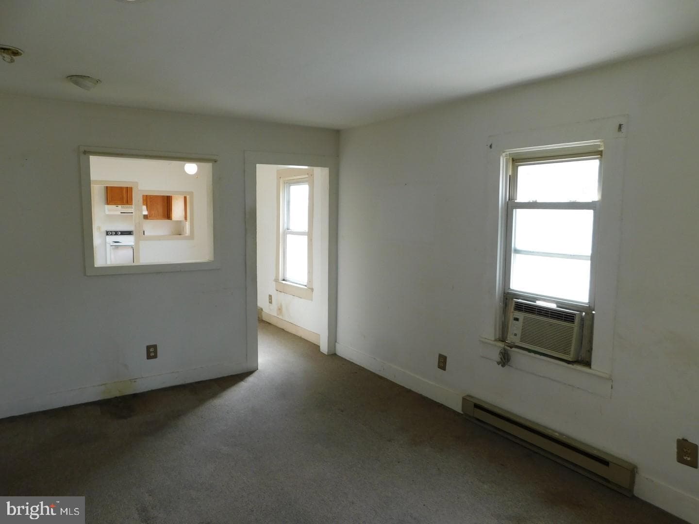 110 N School Street photo 6