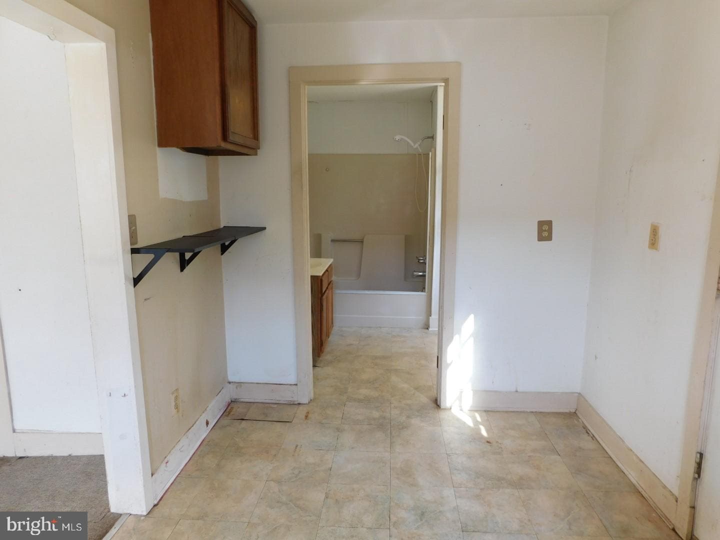110 N School Street photo 7