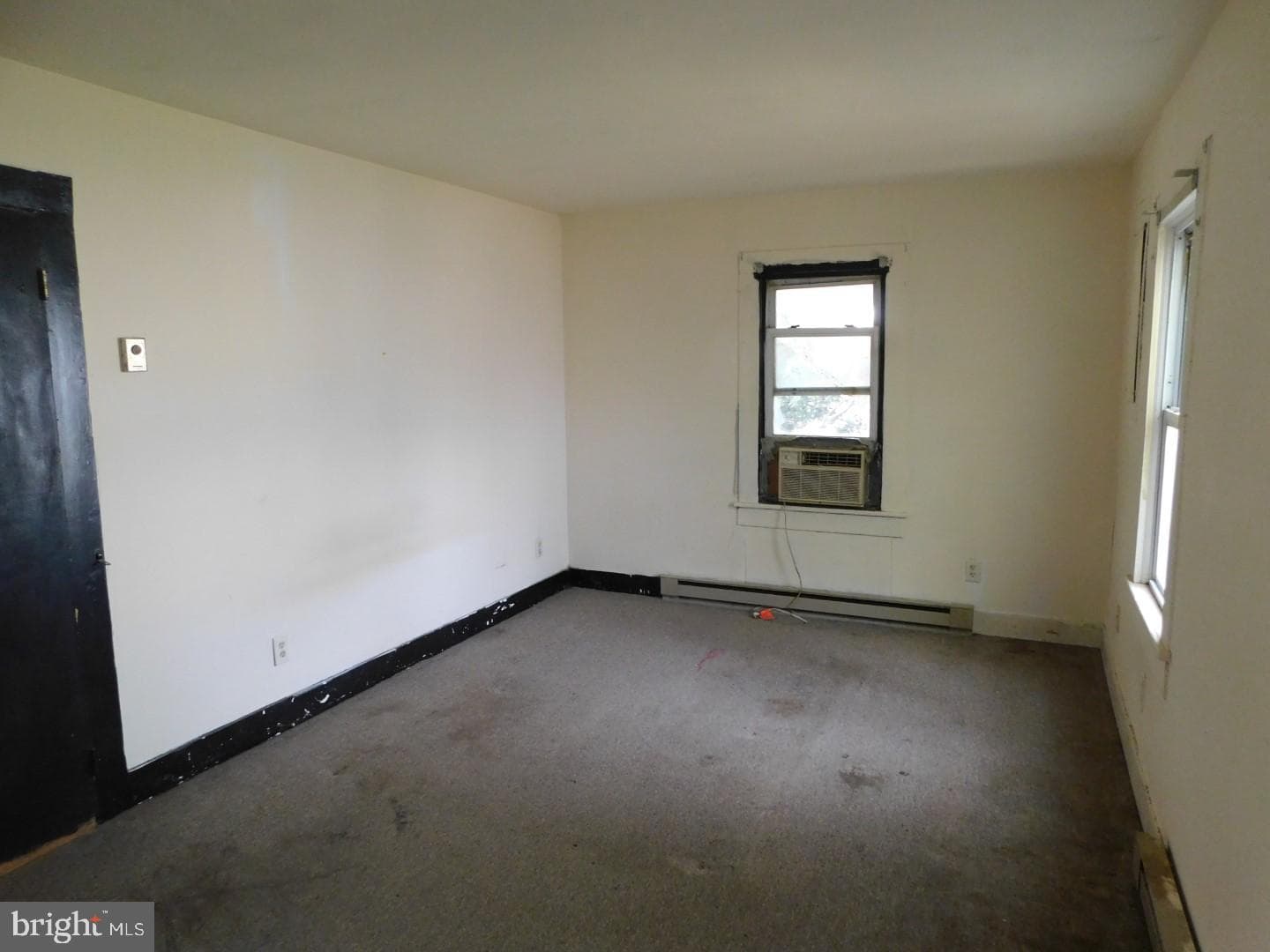 110 N School Street photo 8