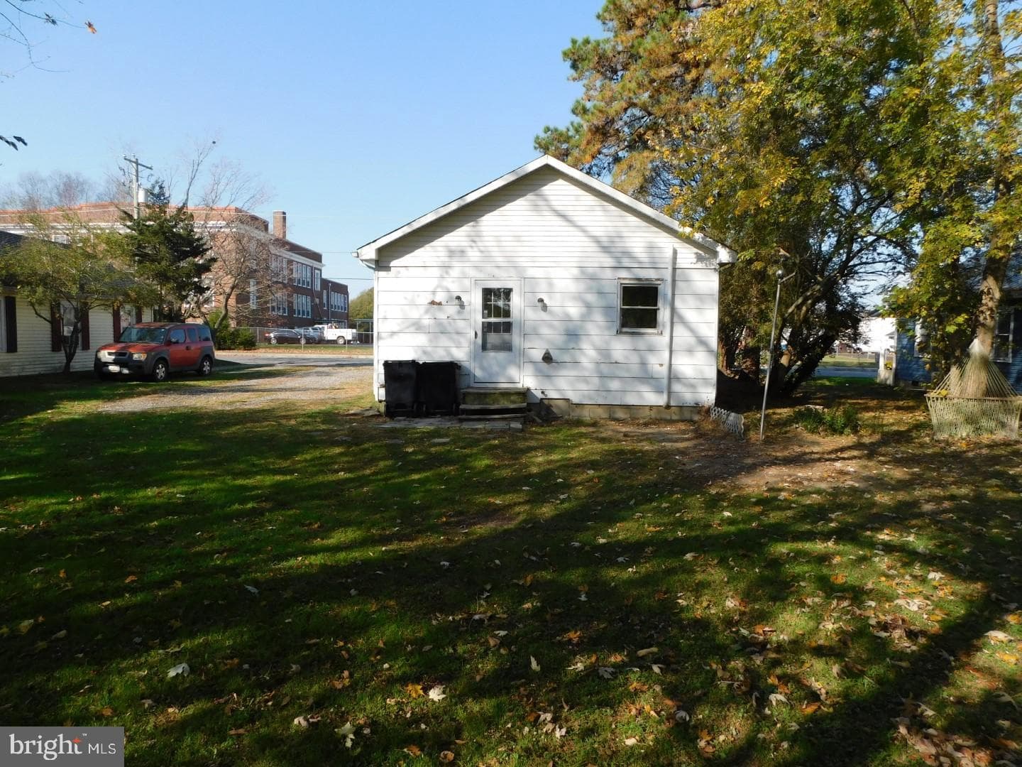 110 N School Street photo 9