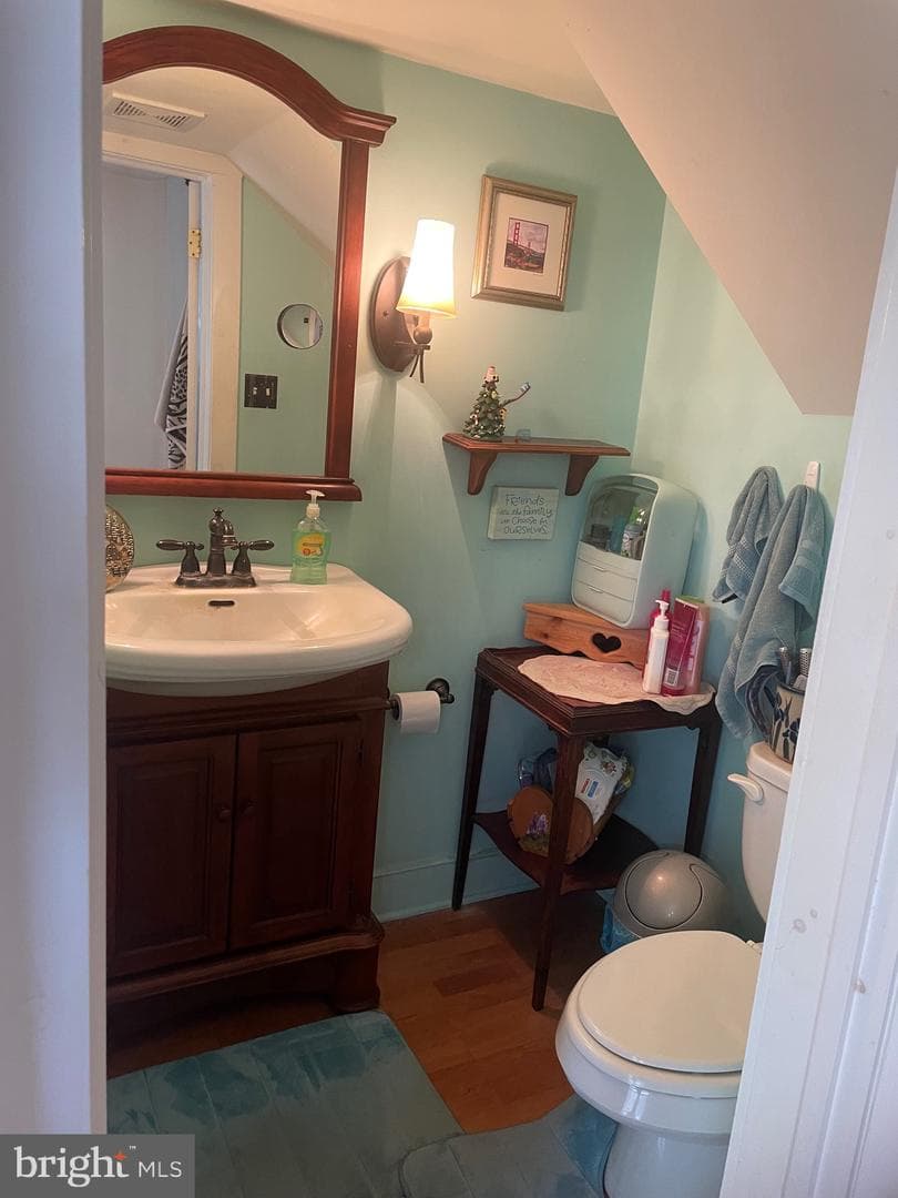 123 Bloomingdale Avenue photo 17