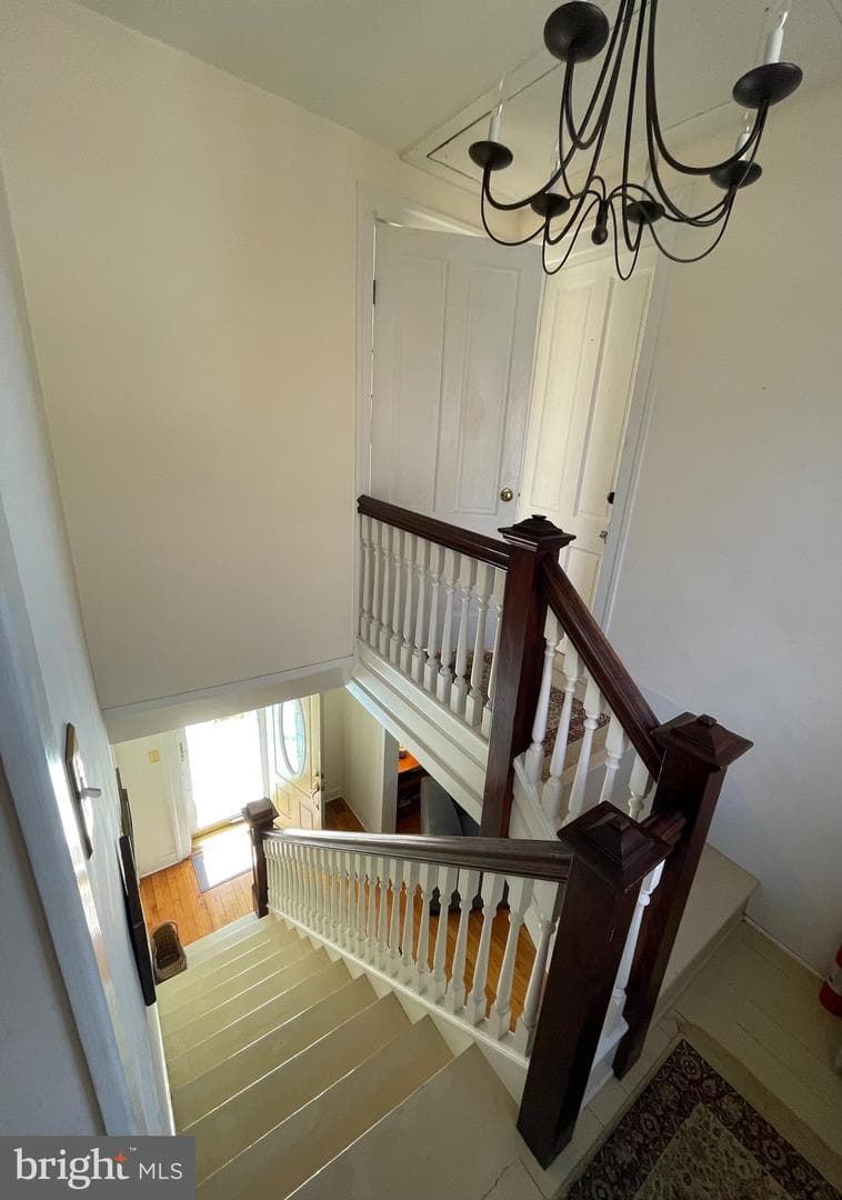123 Bloomingdale Avenue photo 8