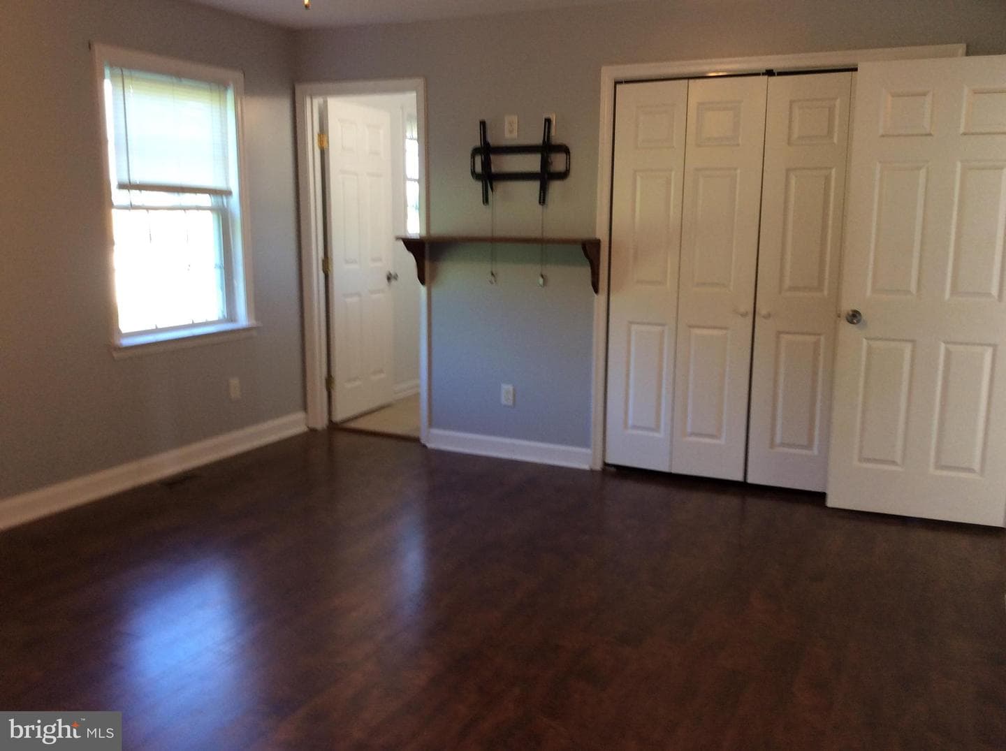 25698 Caroline Street photo 15