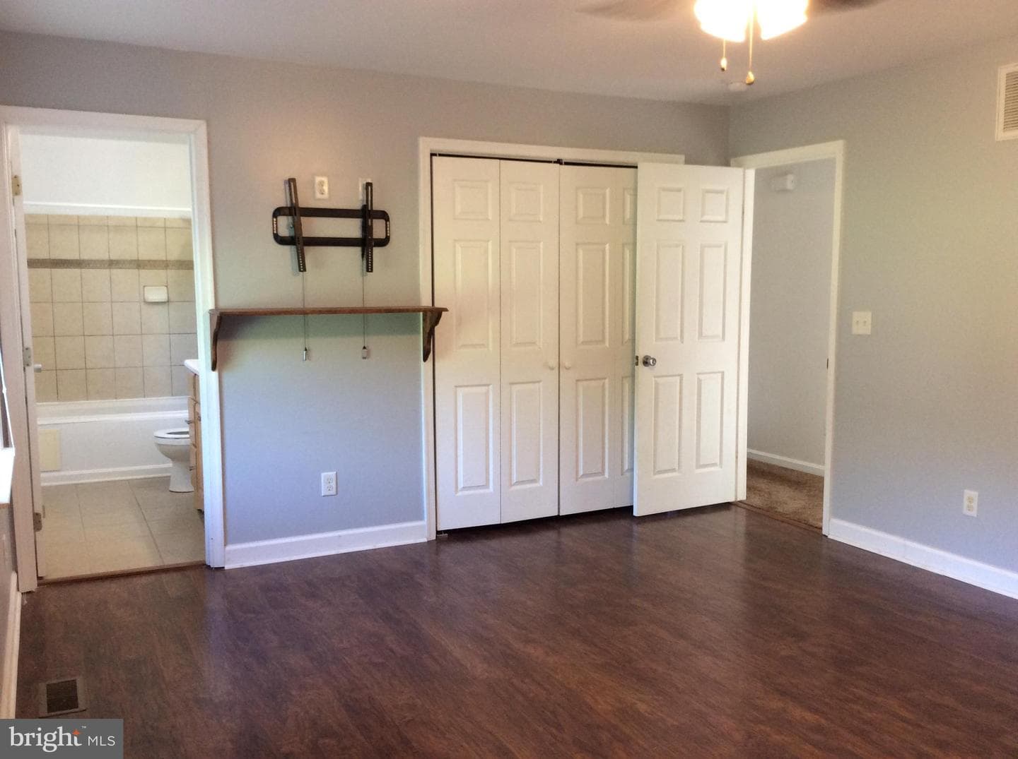 25698 Caroline Street photo 16
