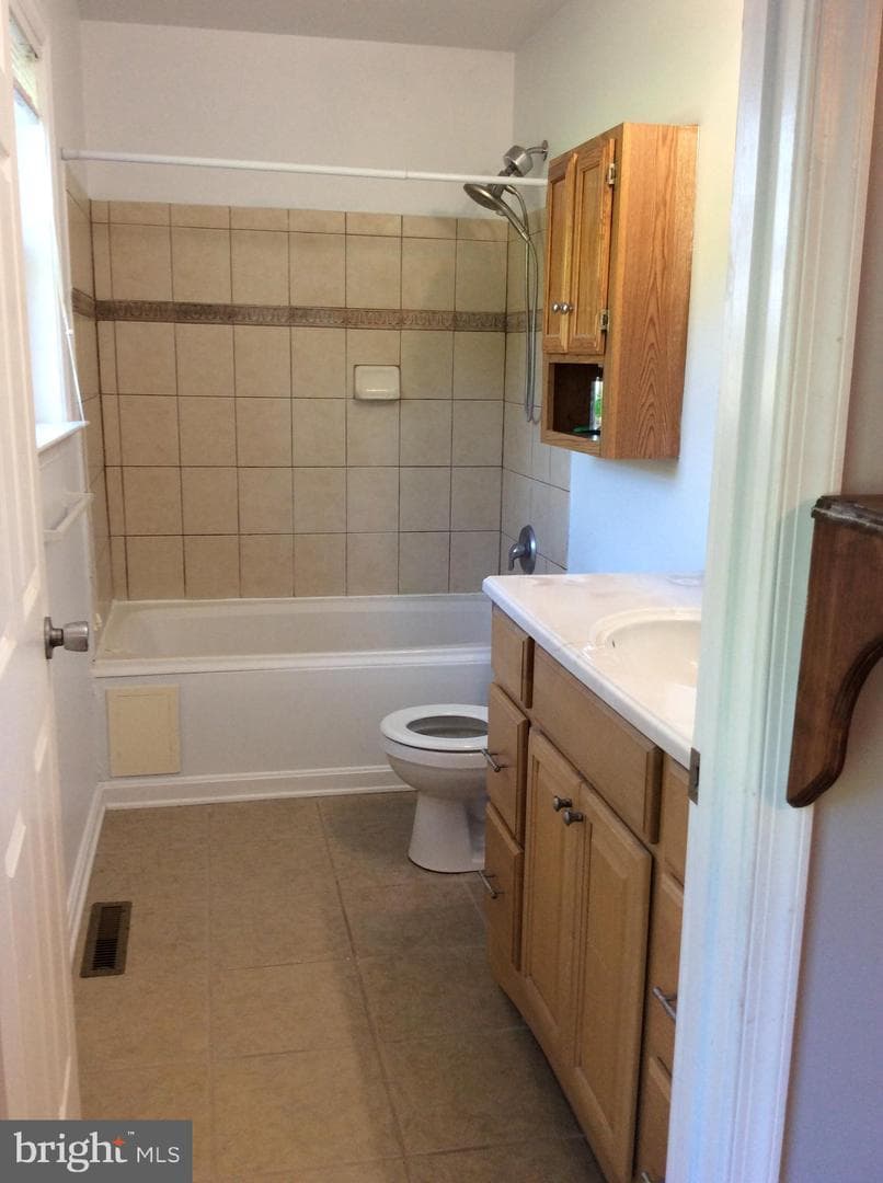 25698 Caroline Street photo 18