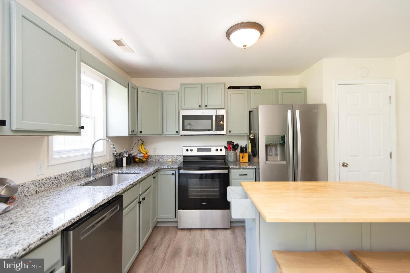106 Noble Avenue photo 5