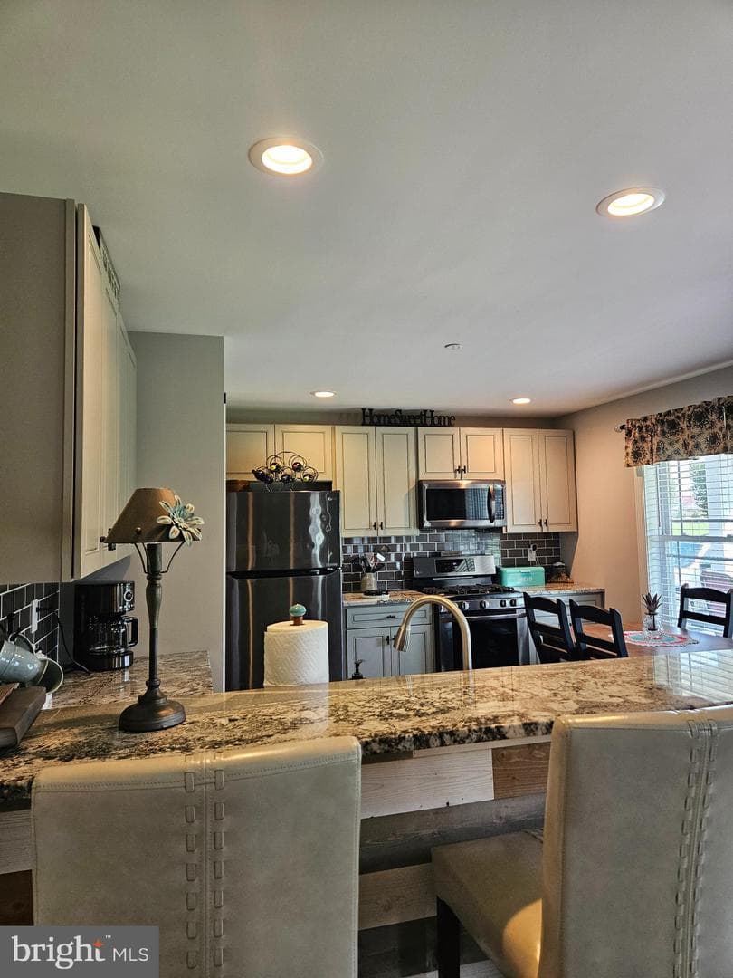 500 Bernard Avenue photo 14