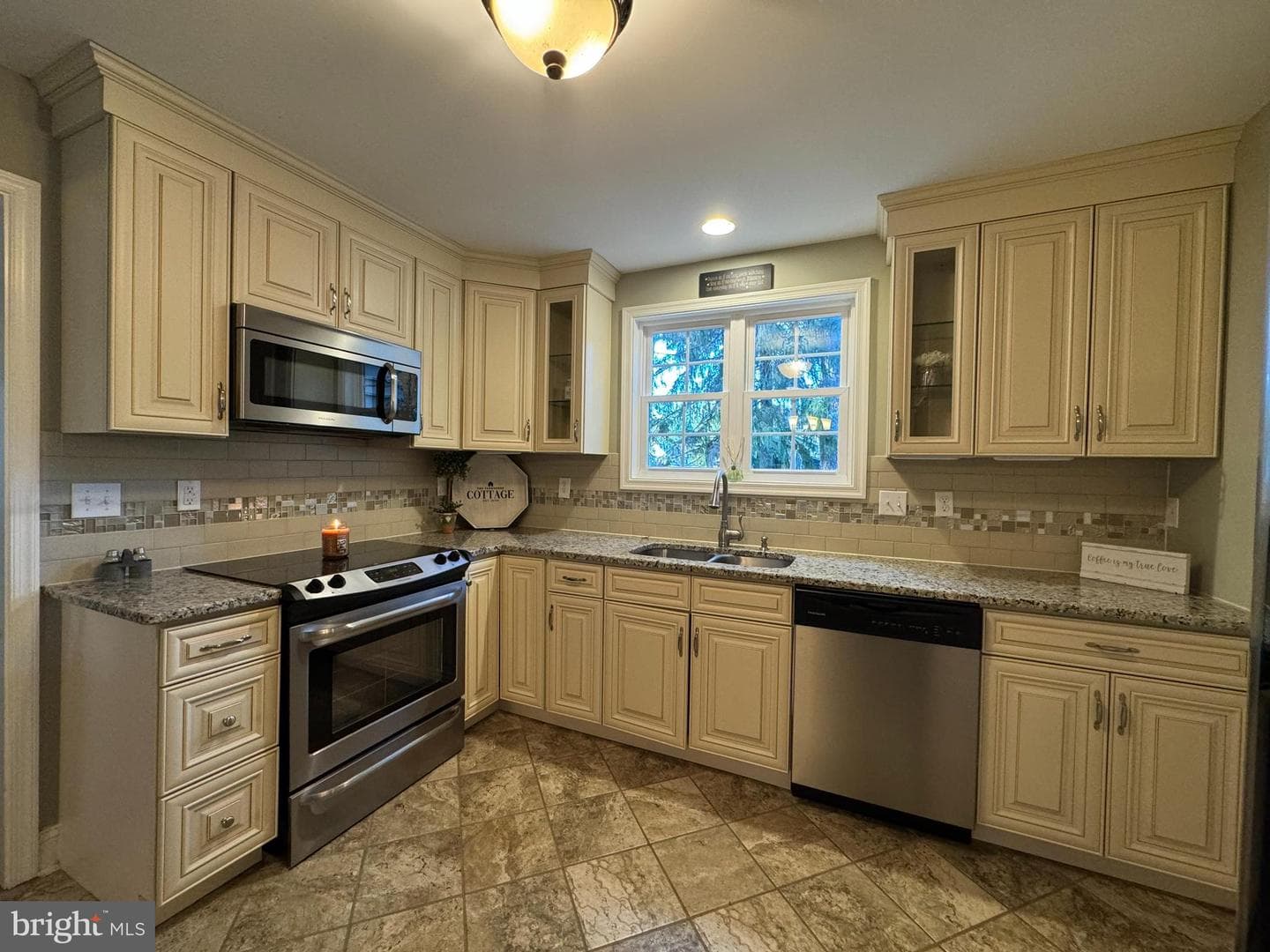 107 Ellerslie Court photo 19