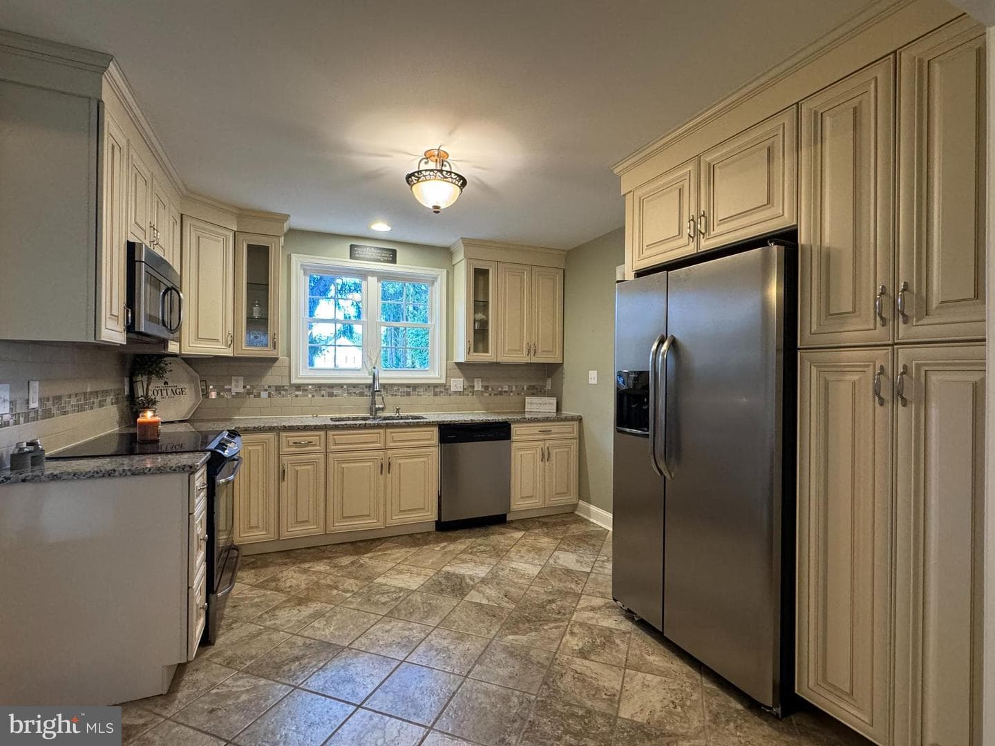 107 Ellerslie Court photo 20