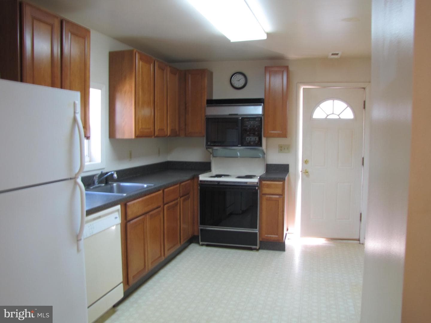 213 Central Avenue photo 11
