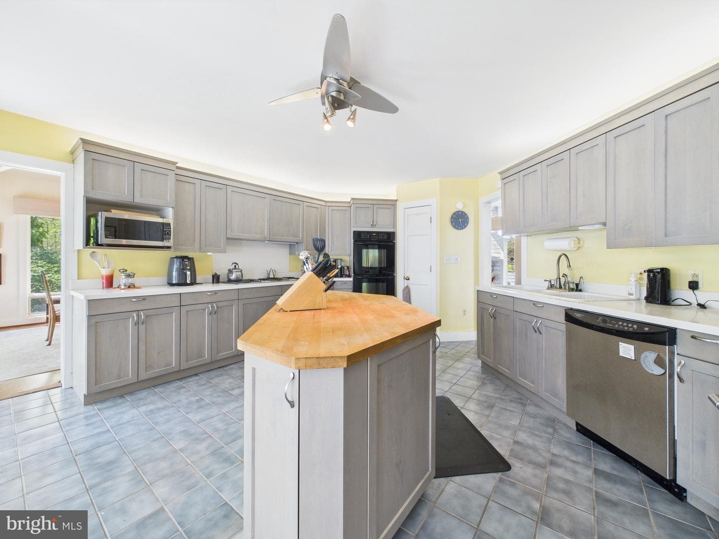 8816 Dorothy Lane photo 11