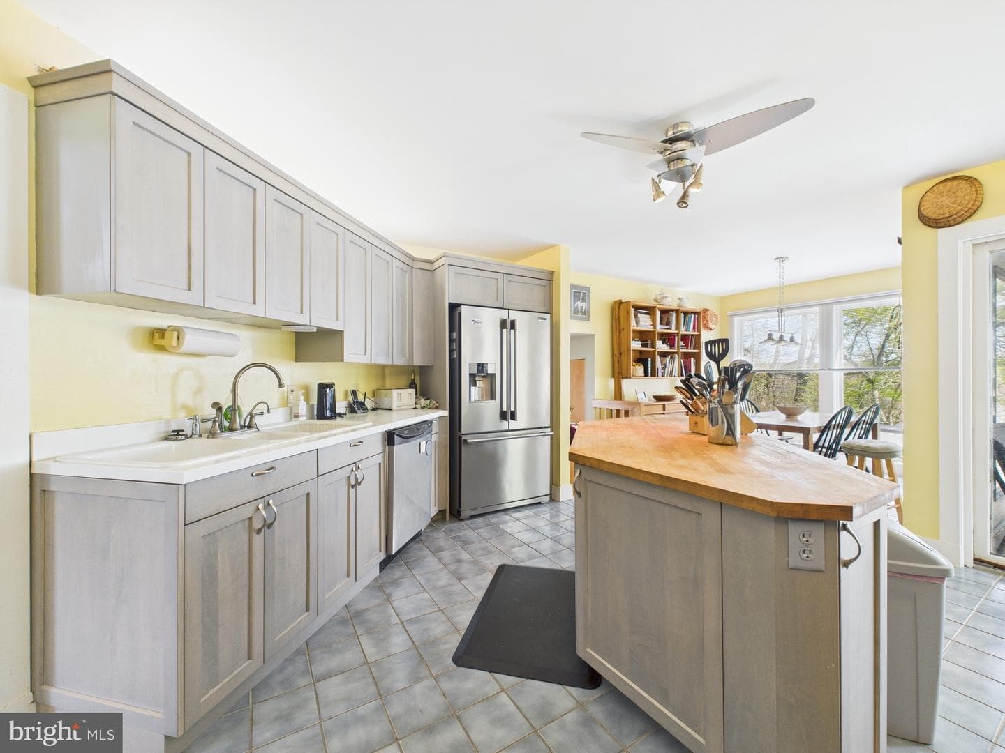 8816 Dorothy Lane photo 14