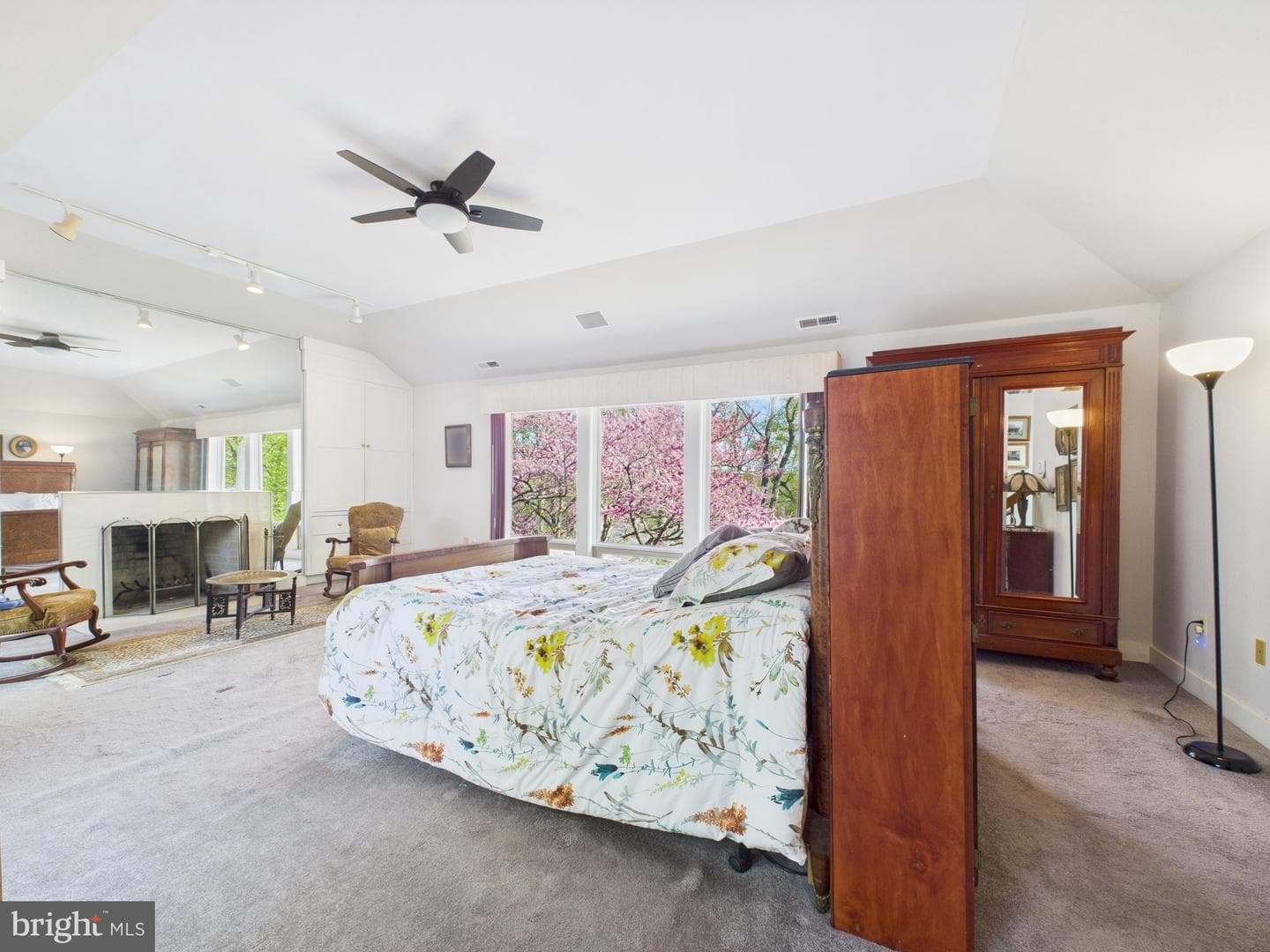 8816 Dorothy Lane photo 32