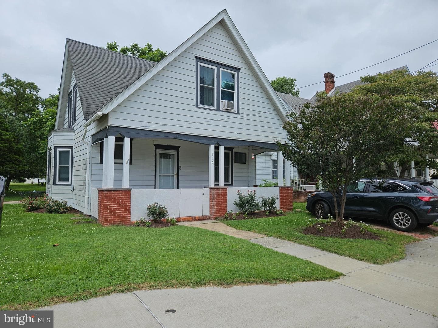 116 Maple Avenue photo 1