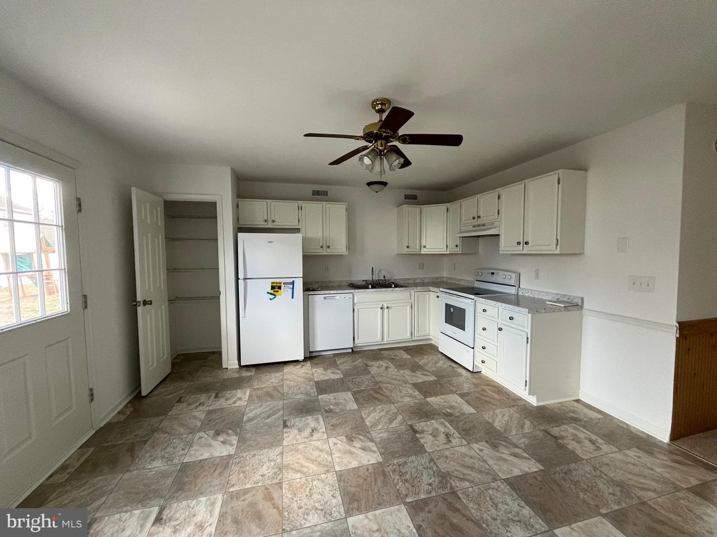 513 Vaughn Avenue photo 10