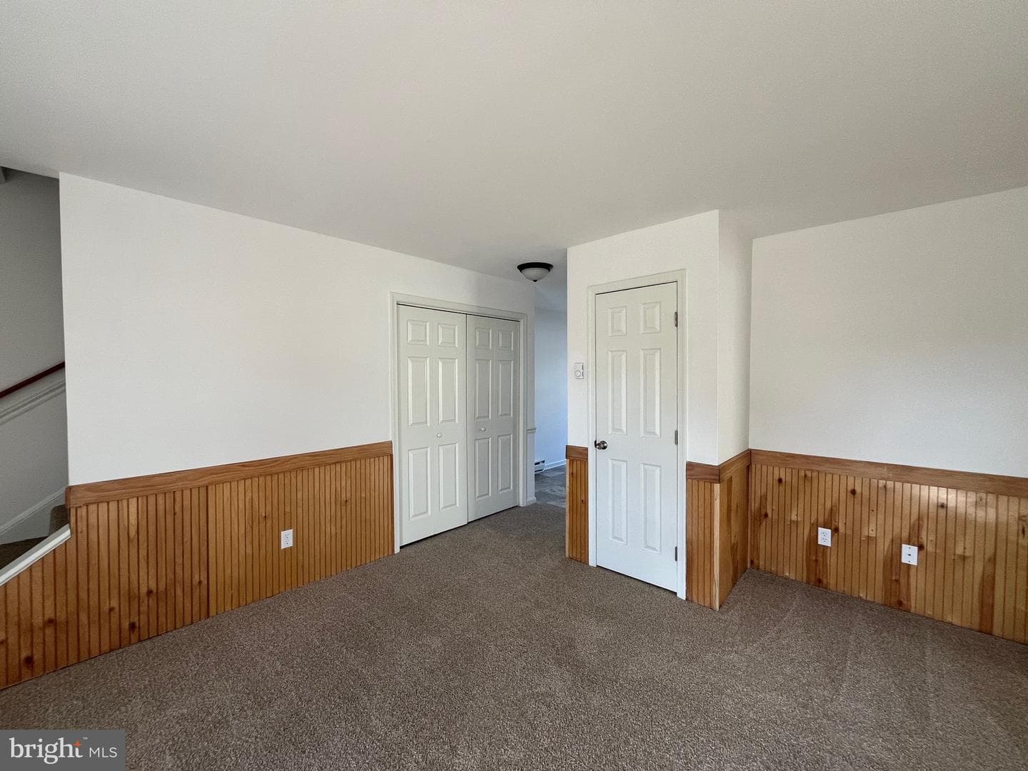 513 Vaughn Avenue photo 2