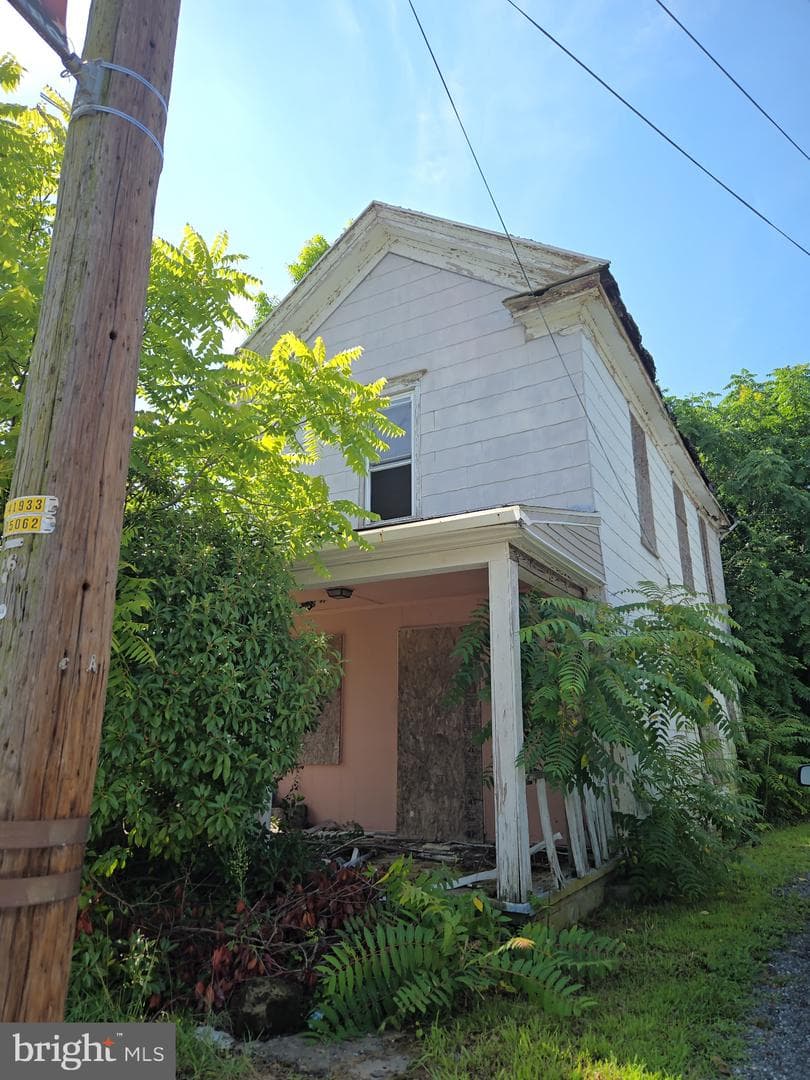 204 Academy Avenue photo 1