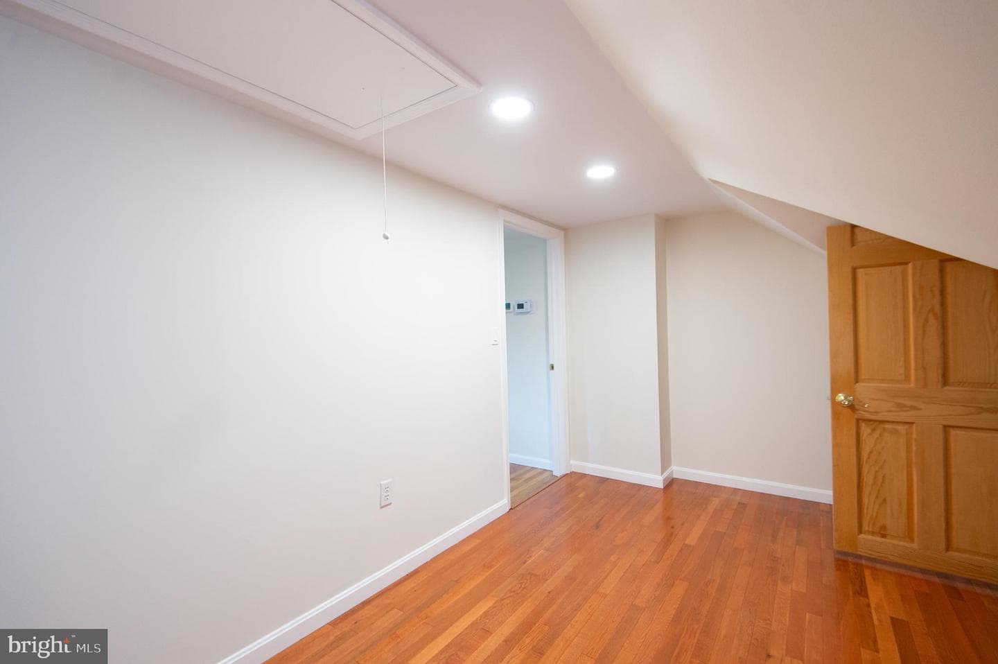 8 W Liberty Street photo 30