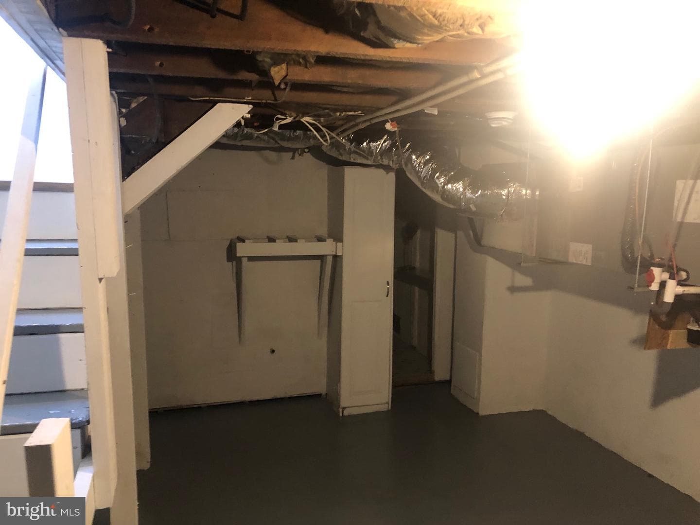 317 Central Avenue W photo 20