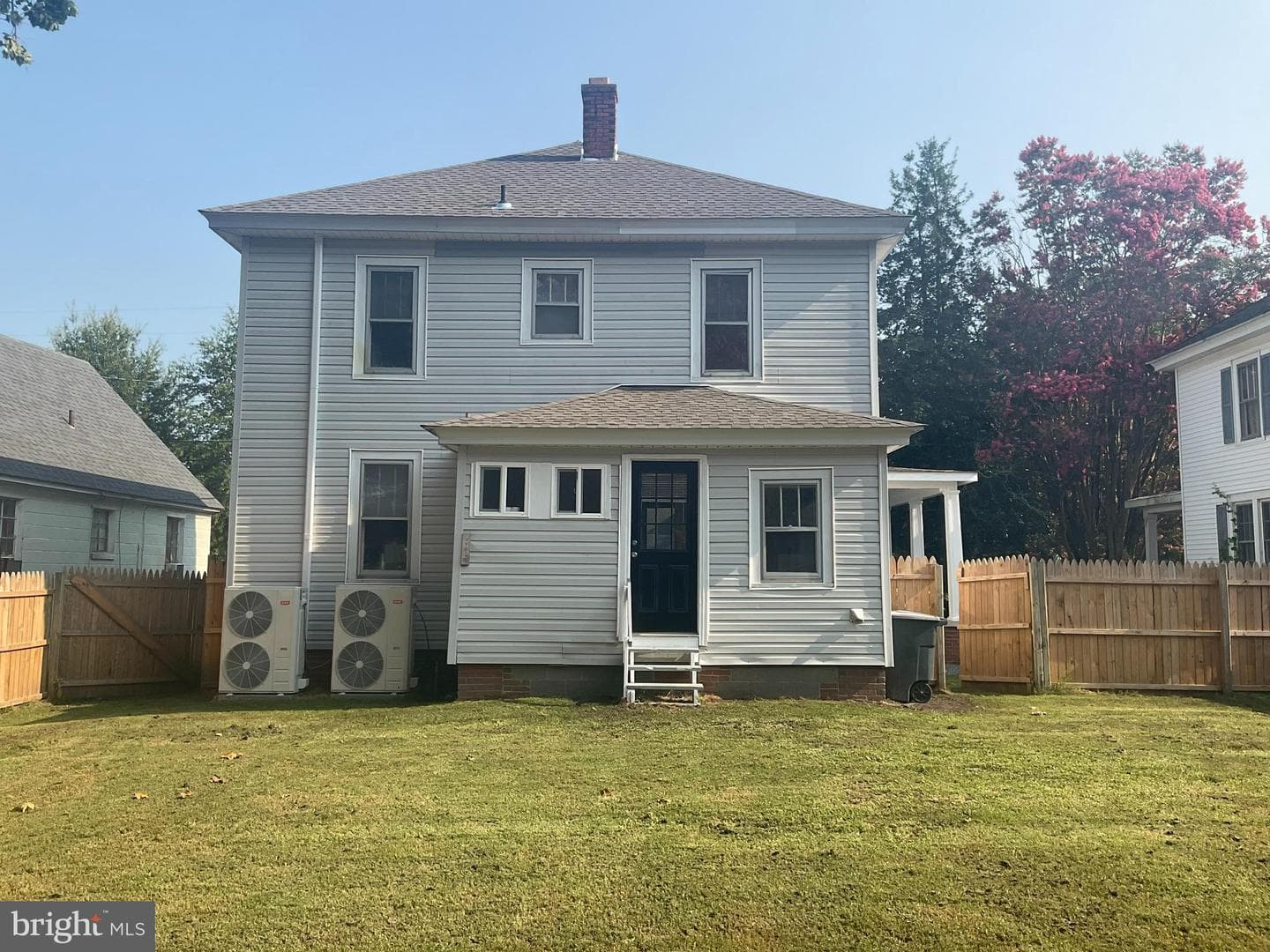 317 Central Avenue W photo 22