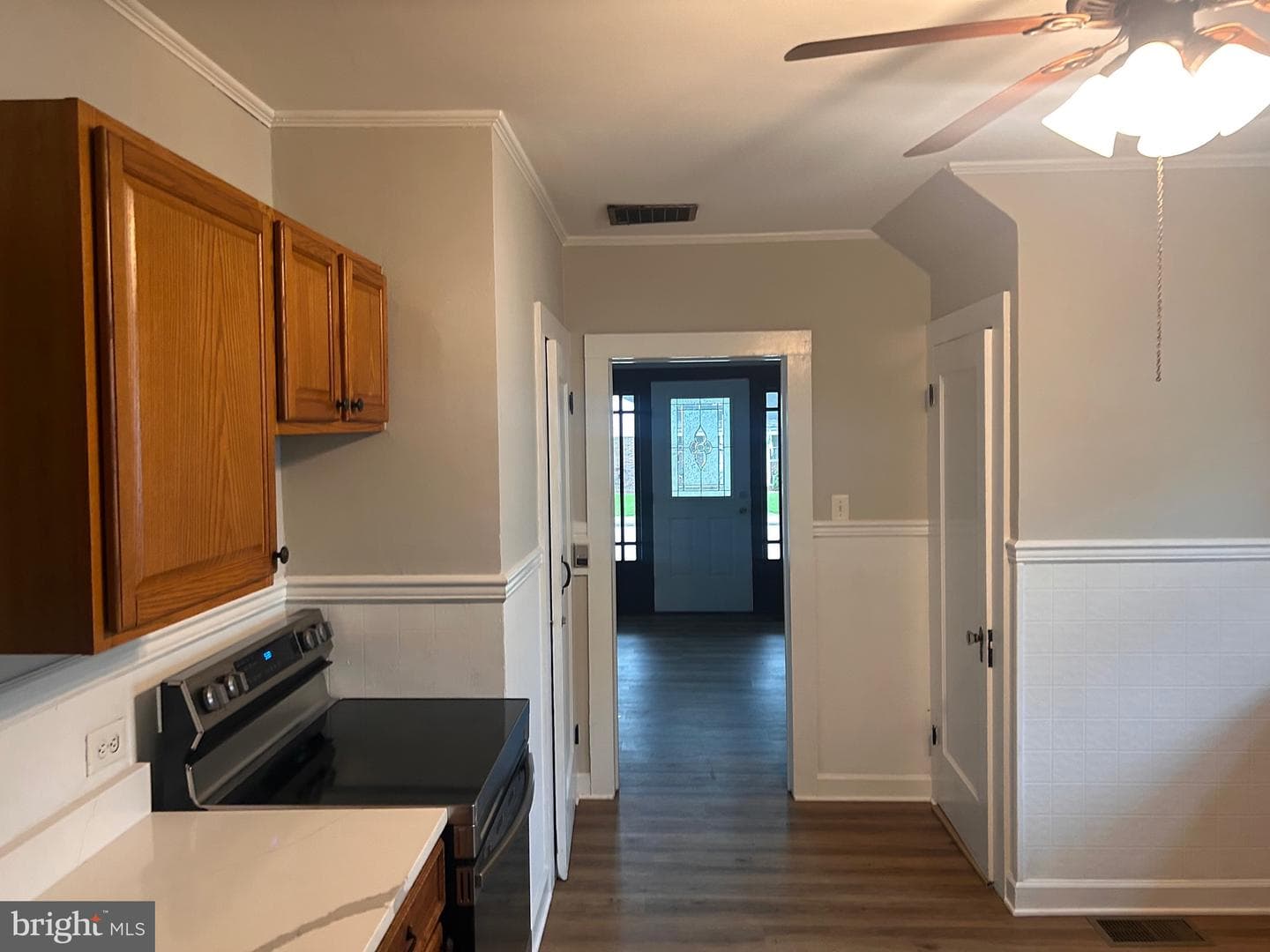 317 Central Avenue W photo 5