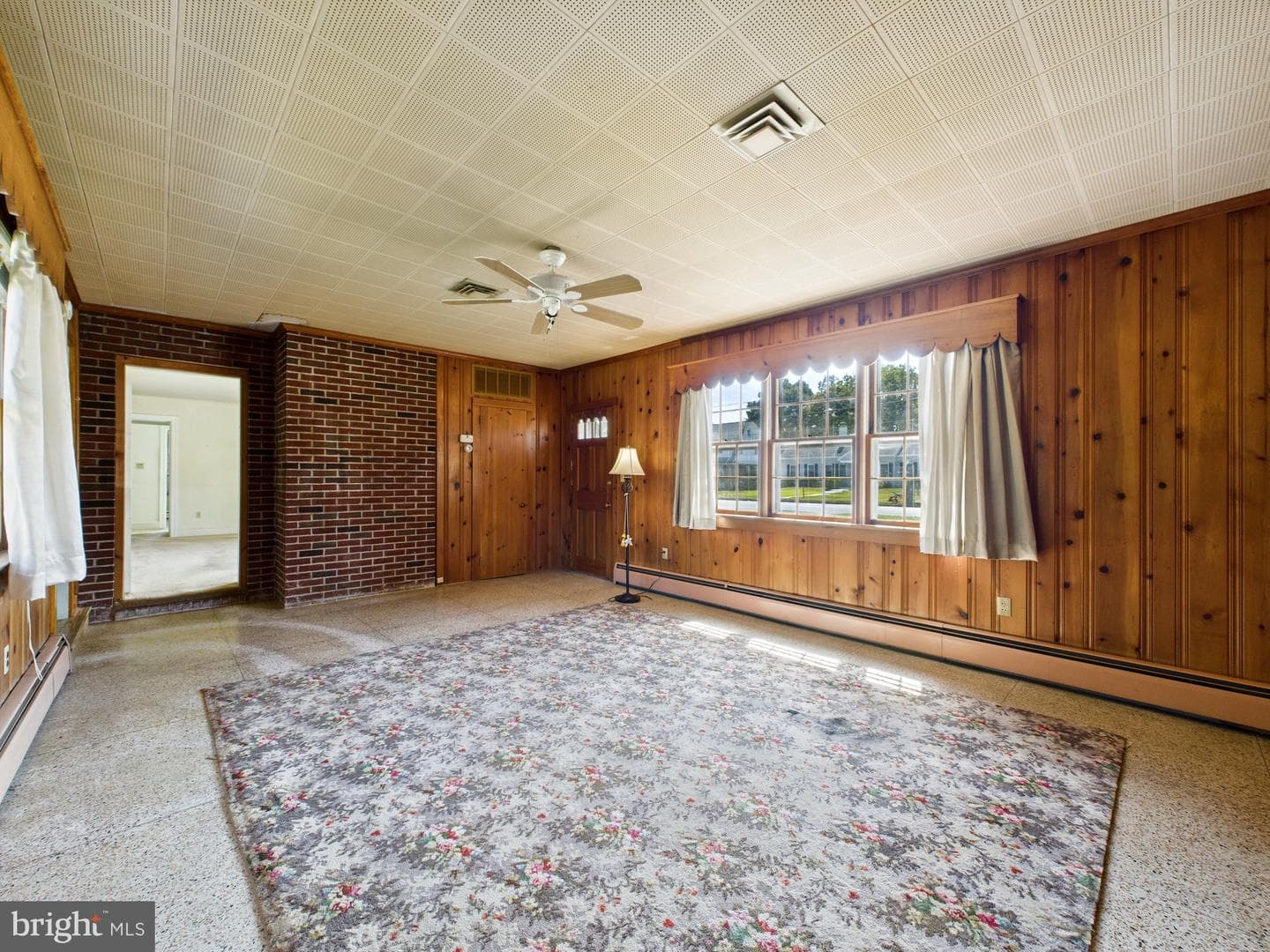 207 Bloomingdale Avenue photo 10