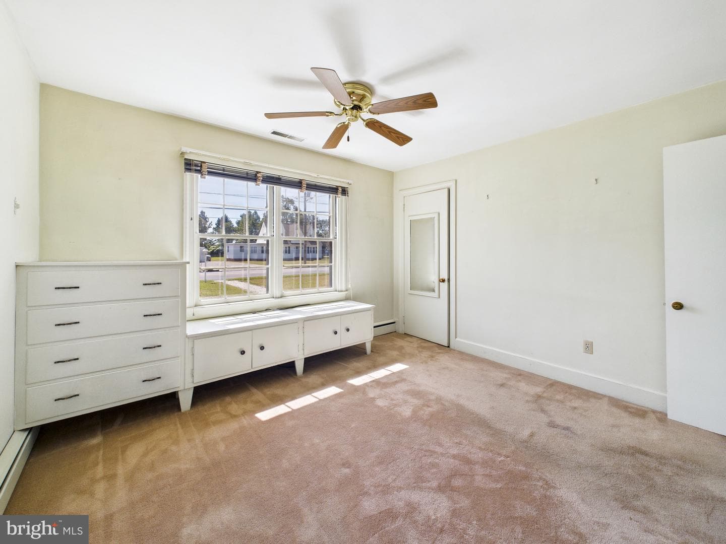 207 Bloomingdale Avenue photo 18
