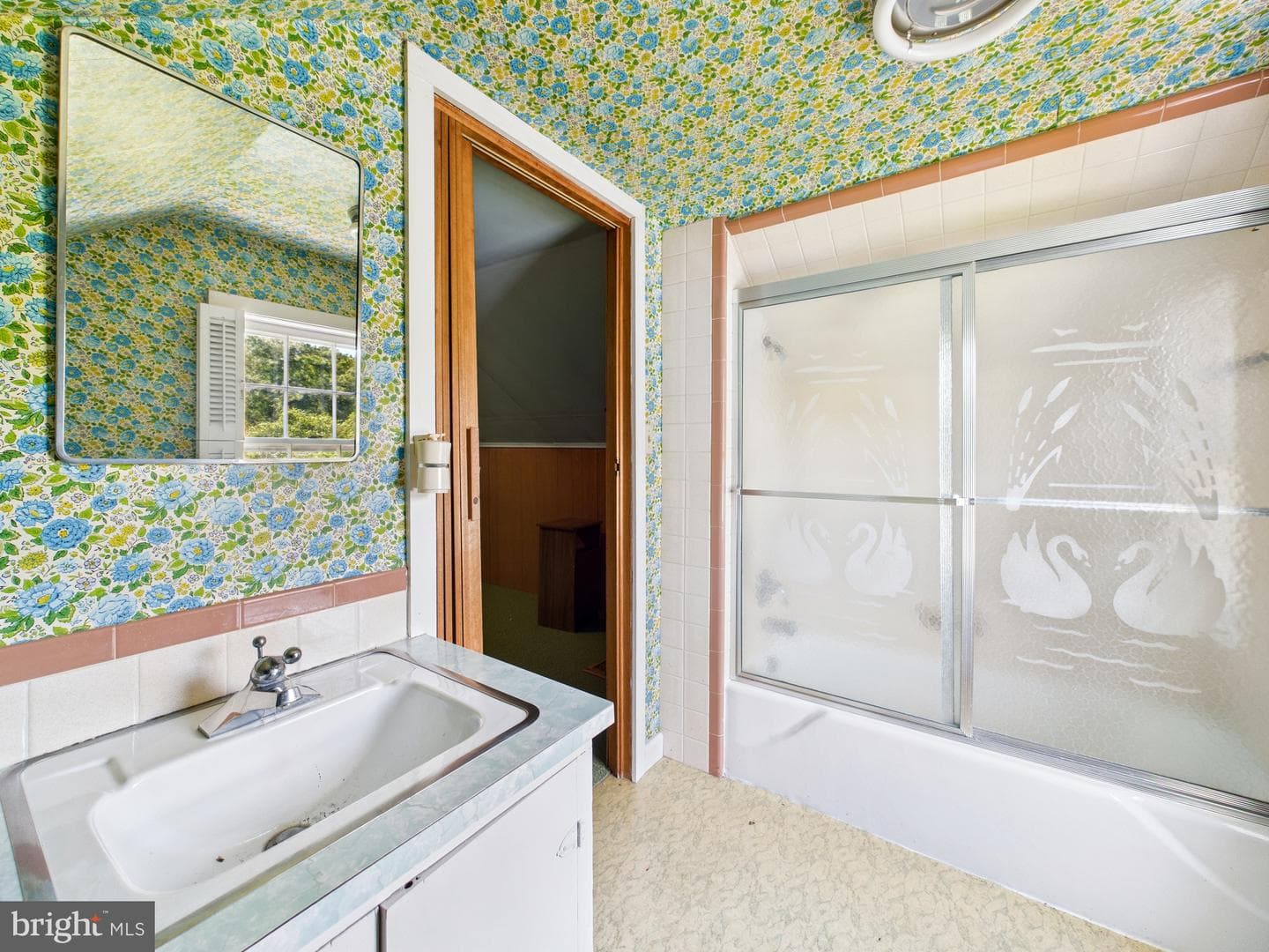 207 Bloomingdale Avenue photo 33