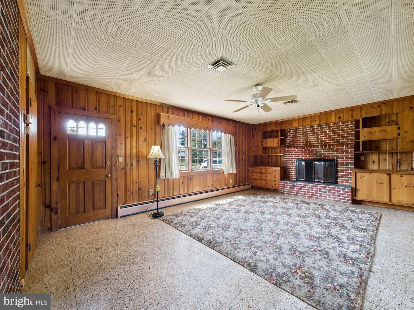 207 Bloomingdale Avenue photo 8