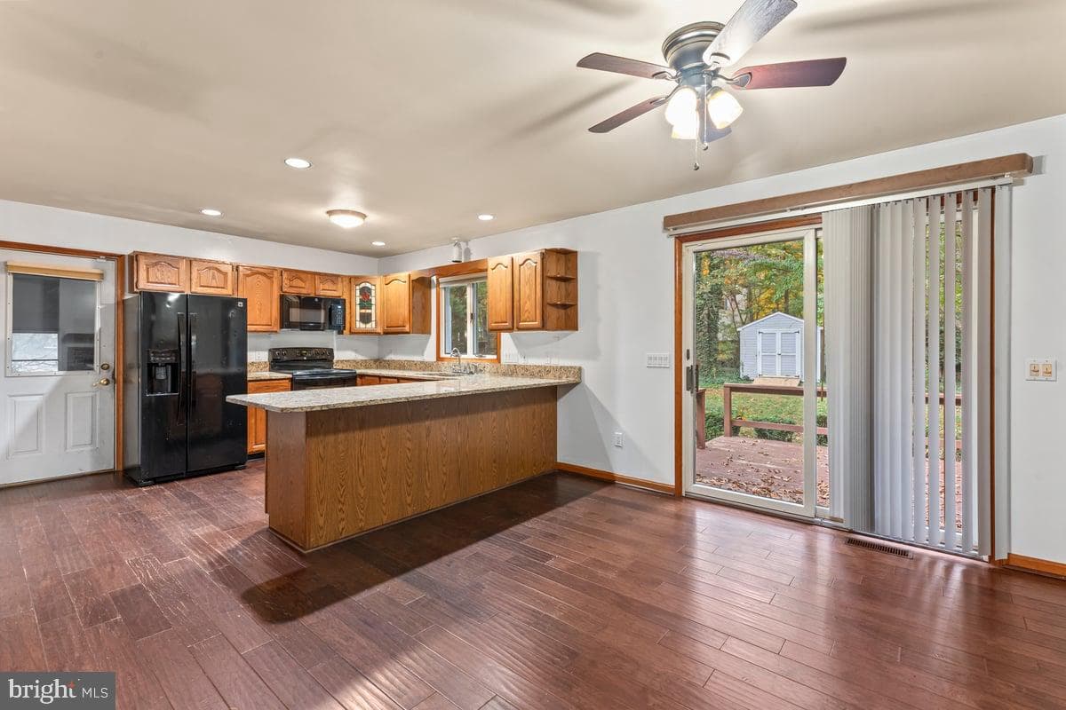 25291 Calvert Drive photo 9