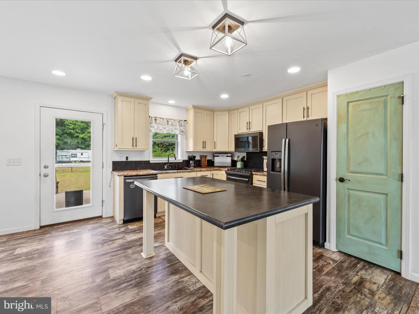 2570 Guard Road photo 9
