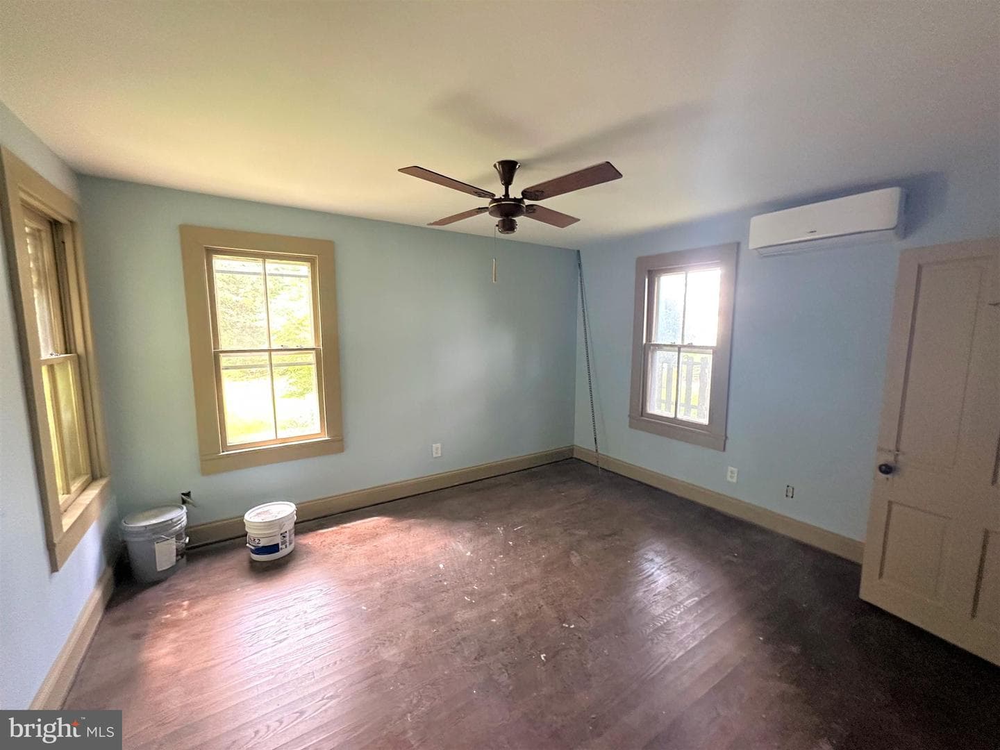 11198 Maple Avenue photo 11