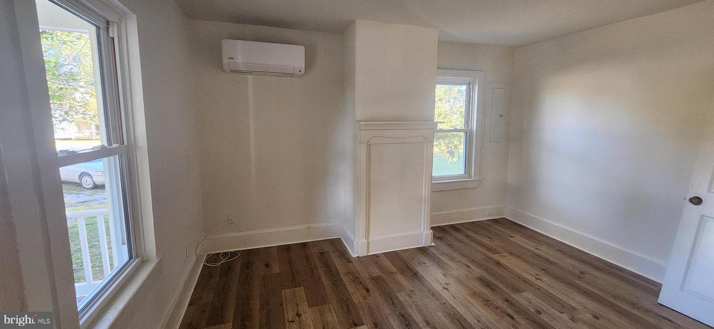 24873 Steamboat Alley photo 11