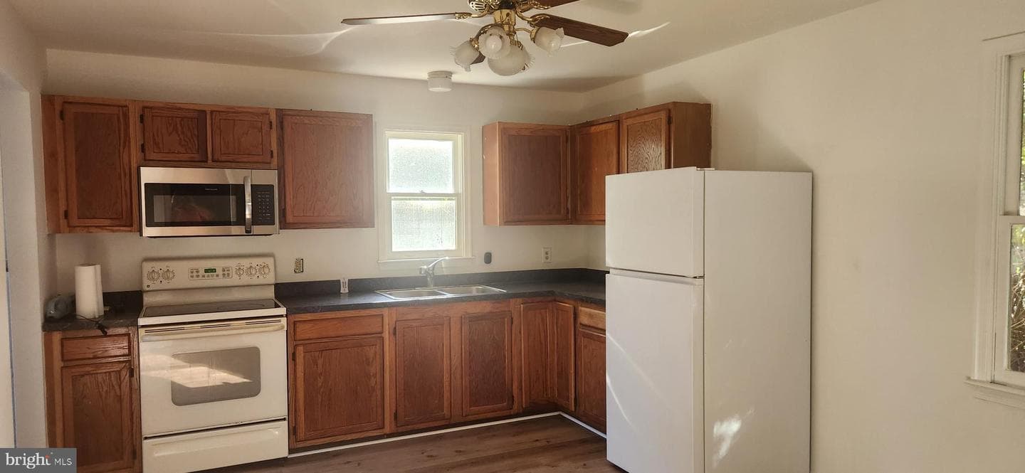 24873 Steamboat Alley photo 15