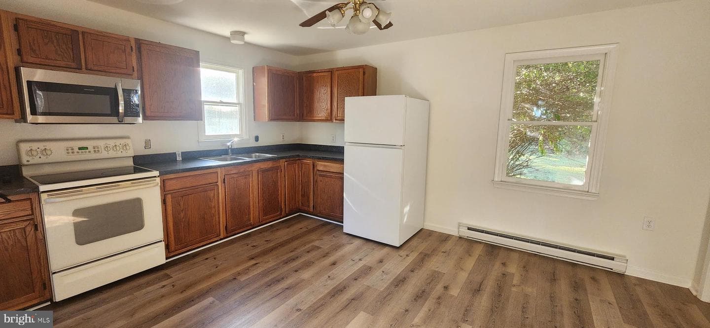 24873 Steamboat Alley photo 5