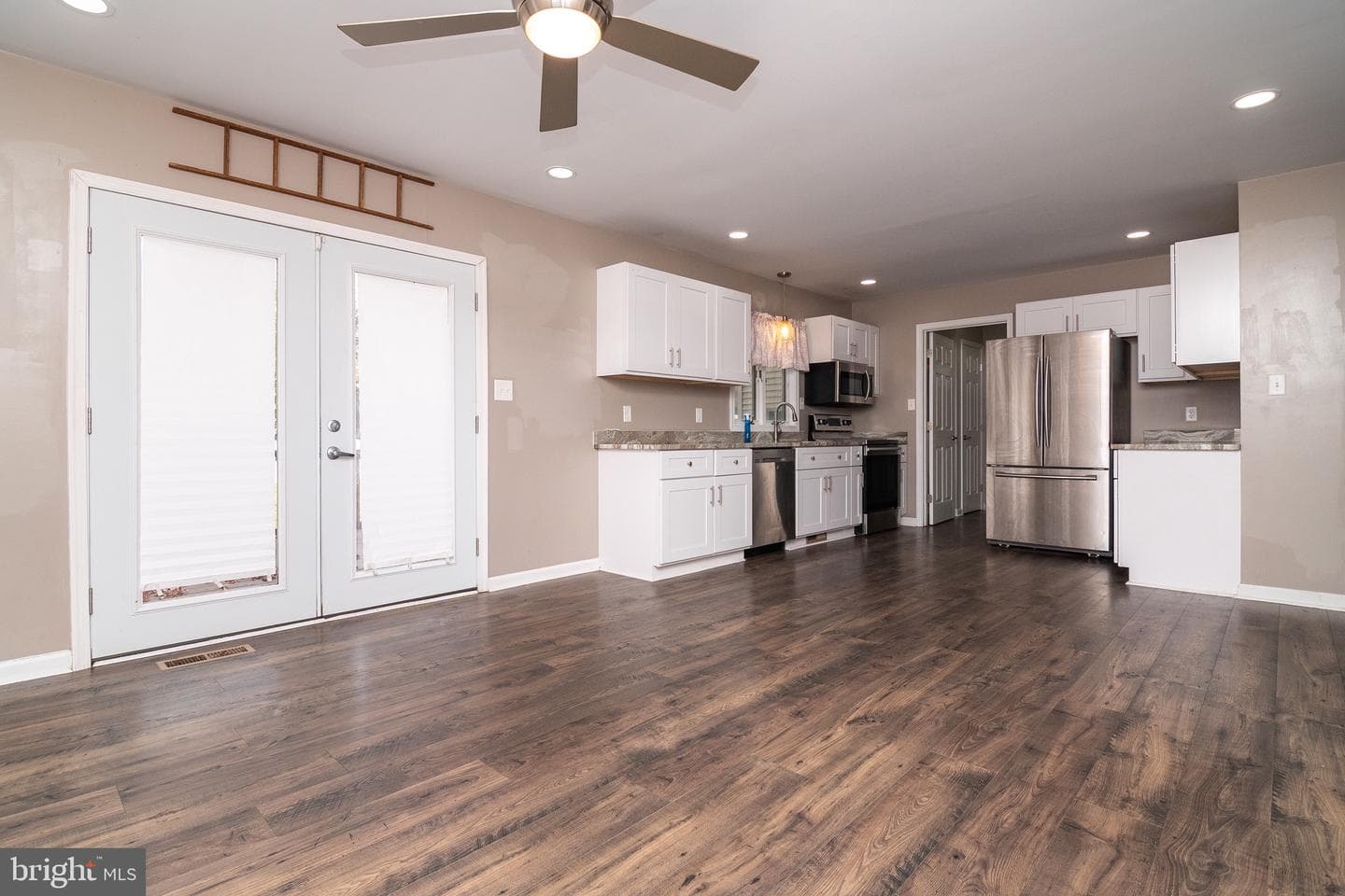206 Charles Street photo 12