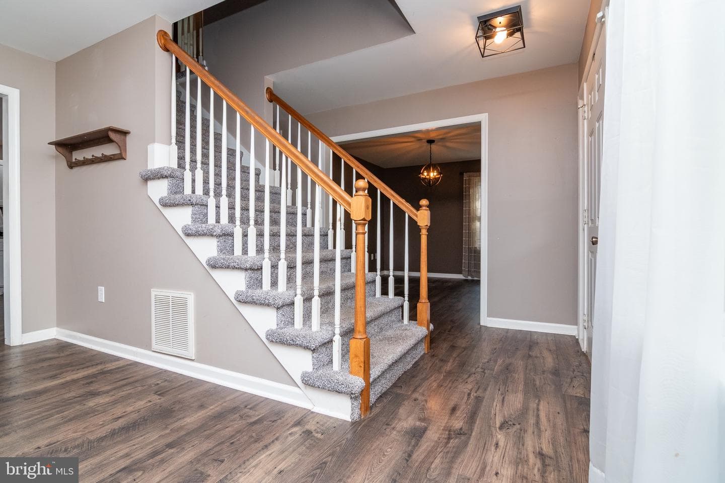 206 Charles Street photo 5