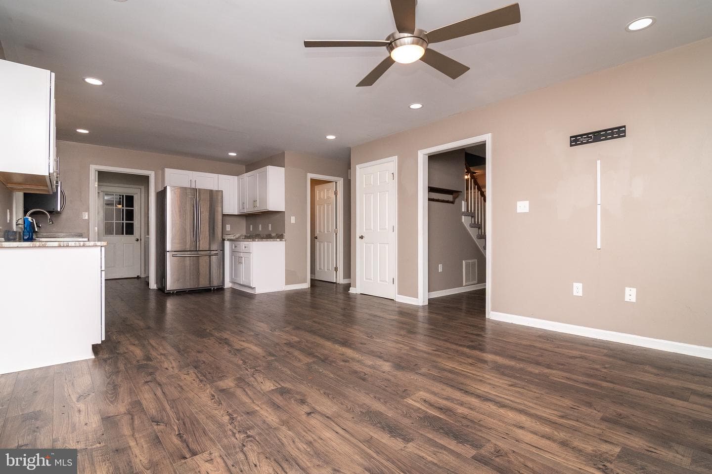 206 Charles Street photo 8