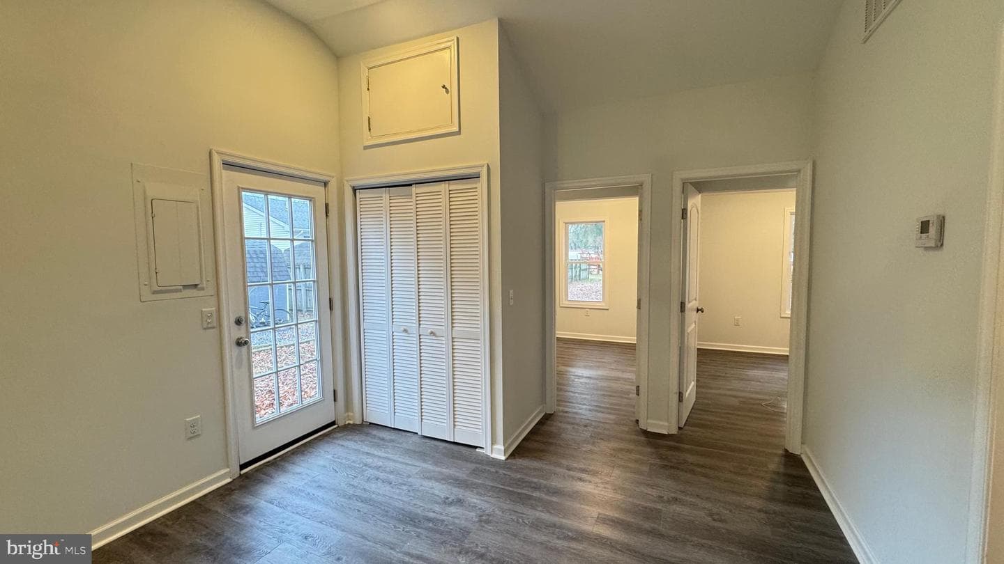 318 Carter Avenue photo 11