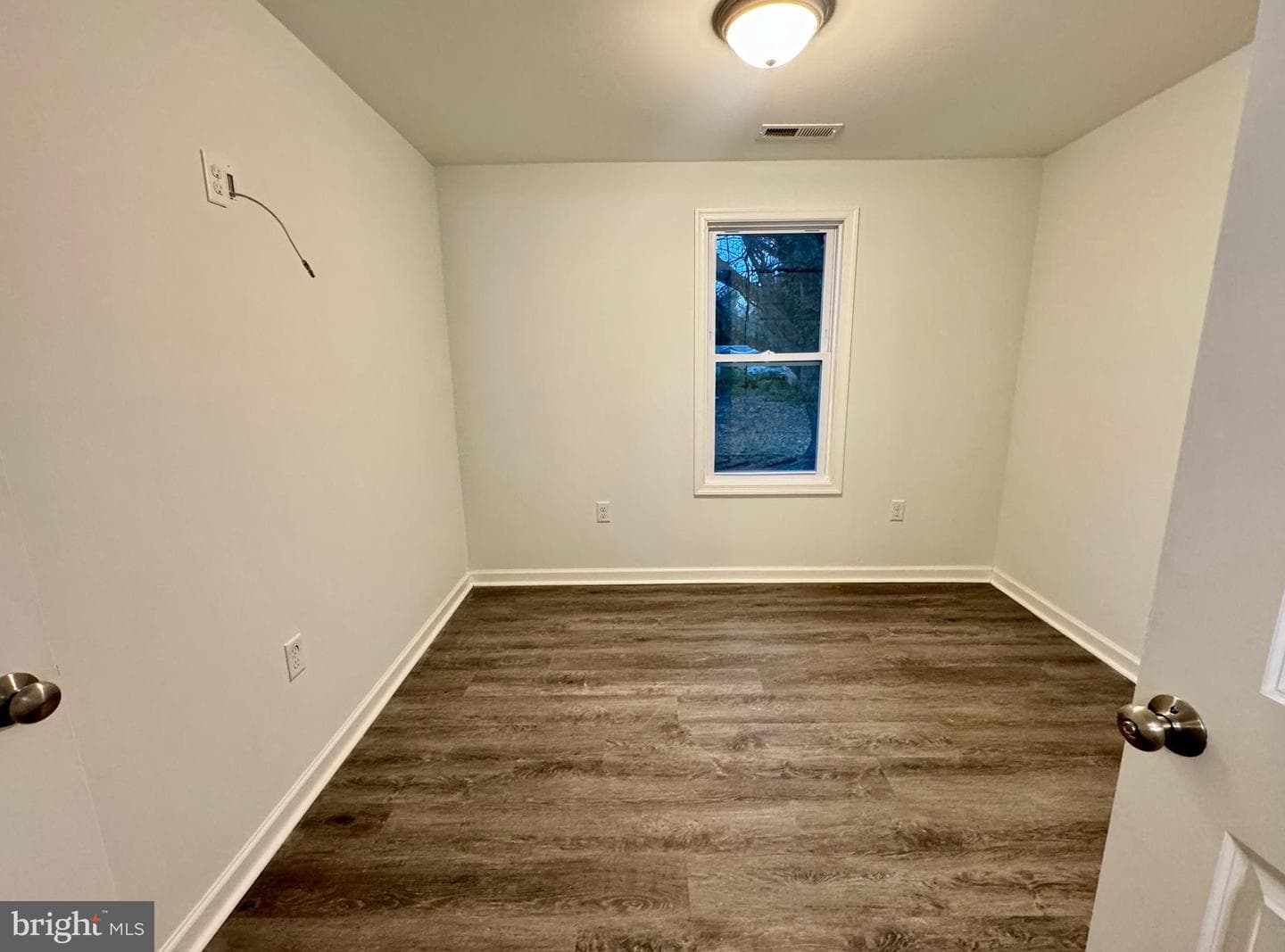 318 Carter Avenue photo 17