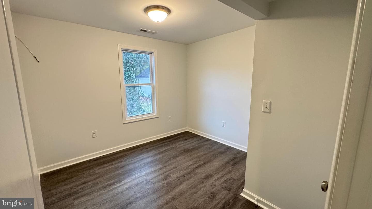 318 Carter Avenue photo 18