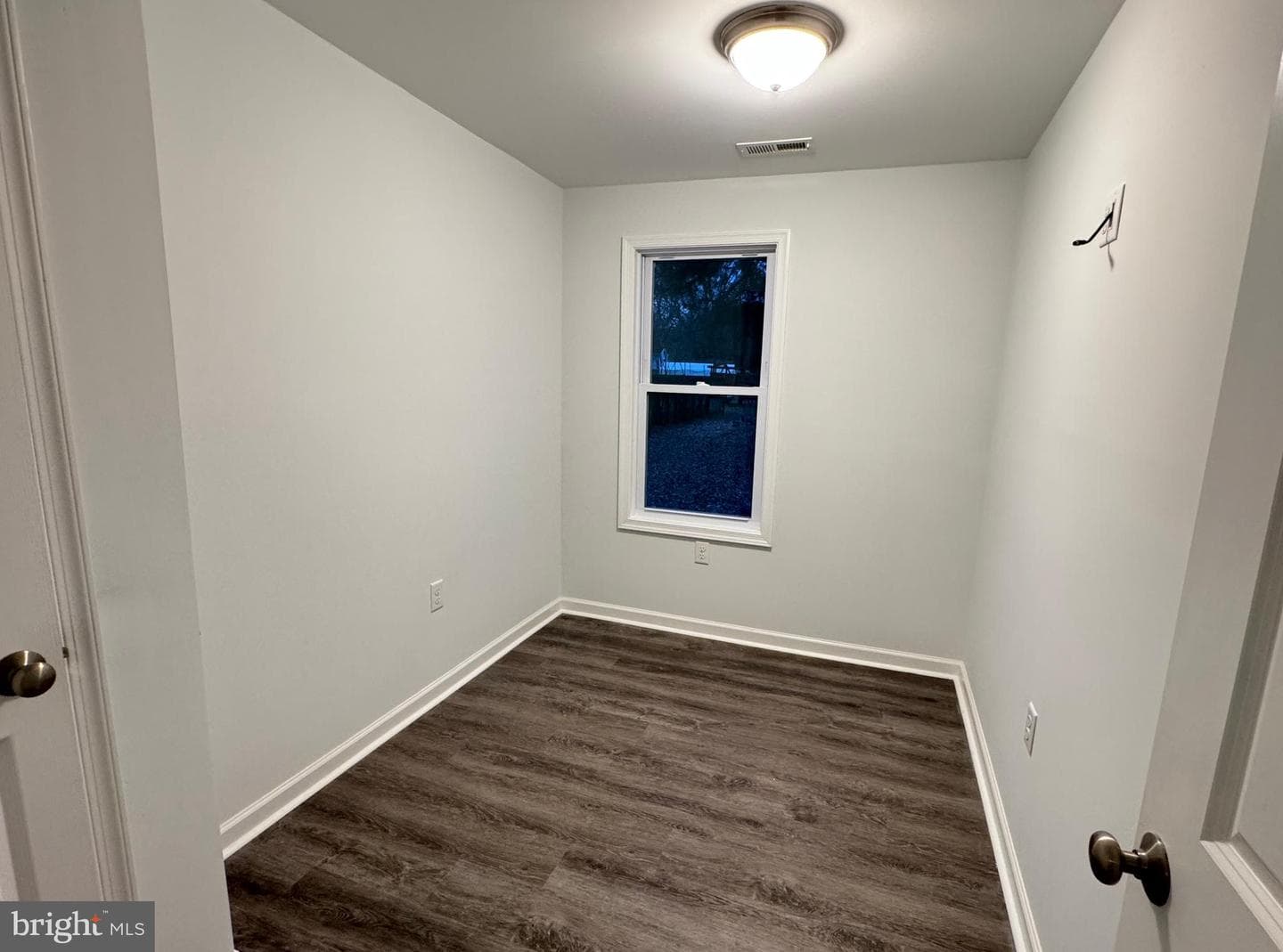 318 Carter Avenue photo 22