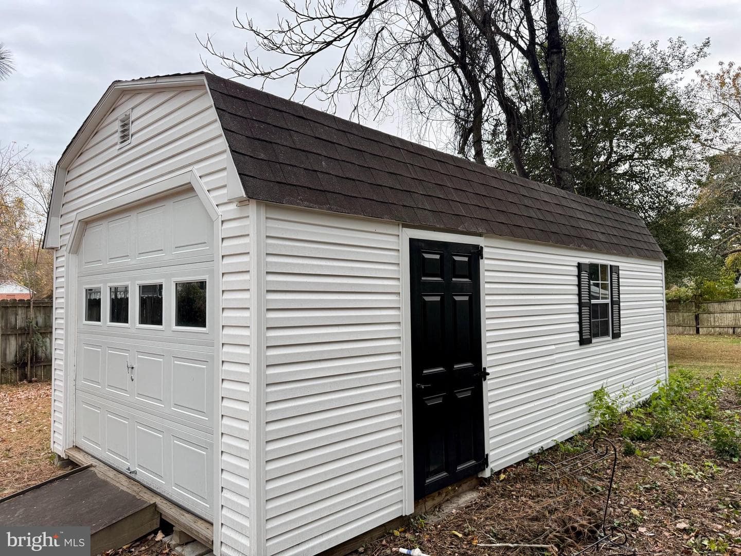 318 Carter Avenue photo 26